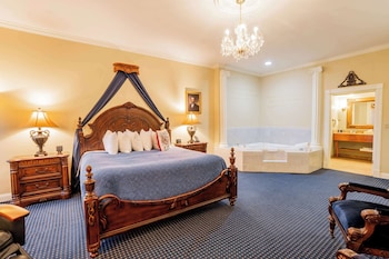 Suite, 1 King Bed, Non Smoking, Jetted Tub