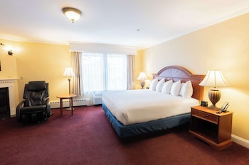 Executive Suite, 1 King Bed, Non Smoking, Fireplace