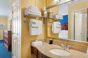 Standard Room, 2 Queen Beds, Non Smoking, Refrigerator (Pet Friendly)