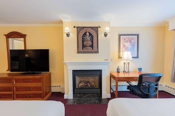 Executive Suite, 2 Queen Beds, Non Smoking, Kitchen