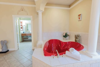 Romantic Suite, 1 King Bed, Non Smoking, Jetted Tub