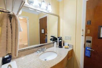 Standard Room, 1 King Bed, Non Smoking, Refrigerator & Microwave