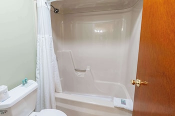 Standard Room, 2 Queen Beds, Non Smoking, Fireplace (Pet Friendly)