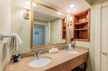 Executive Suite, Multiple Beds, Non Smoking, Fireplace