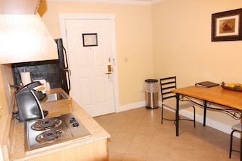 Executive Suite, 2 Queen Beds, Non Smoking, Kitchen