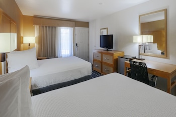 Room, 2 Queen Beds, Non Smoking