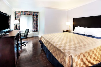 Standard Room, 1 King Bed