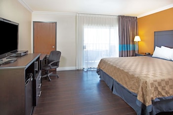 Standard Room, 1 King Bed