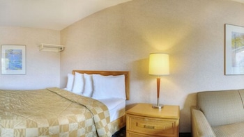 Standard Room, 1 Queen Bed, Non Smoking