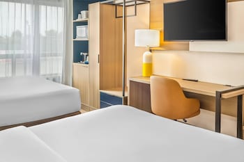 Room, 2 Queen Beds, Non Smoking