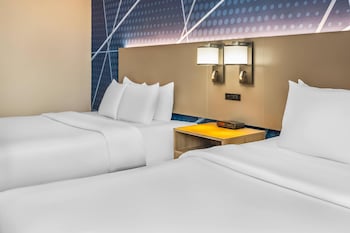 Room, 2 Queen Beds, Non Smoking