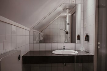 Single Room (Compact)