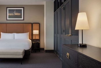 Two Room Honeymoon Suite, 1 King Bed
