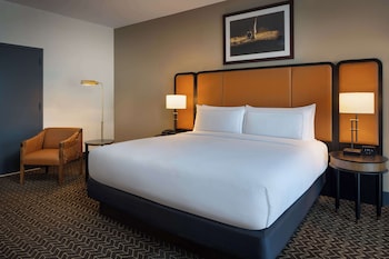 Two Room Hospitality Suite, 1 King Bed