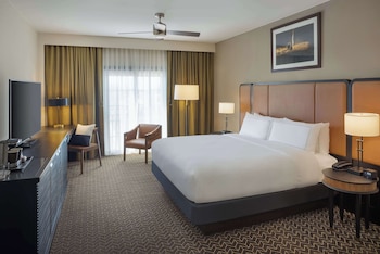 Junior Suite, 1 King Bed with Sofa bed, Accessible