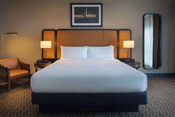 Two Room Hospitality Suite, 1 King Bed