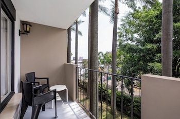 King Standard, City View with Balcony