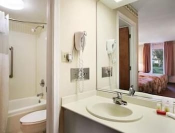 Room, 2 Queen Beds, Non Smoking