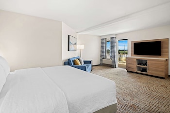 Studio, 1 King Bed, Non Smoking, Patio