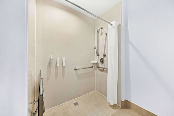 Room, 2 Queen Beds, Accessible, Non Smoking (w/Roll in Shower)