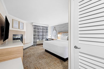 Room, 1 King Bed, Non Smoking, Fireplace