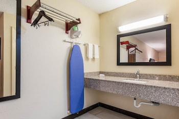 Deluxe Room, 2 Double Beds, Accessible, Non Smoking (Roll-In Shower)