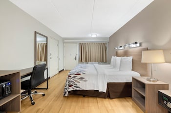 Superior Room, 1 King Bed, Accessible (Smoke Free)