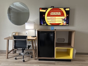 Studio Suite, 1 King Bed, Non Smoking