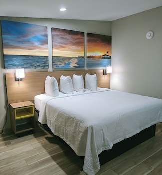 Studio Suite, 1 King Bed, Non Smoking
