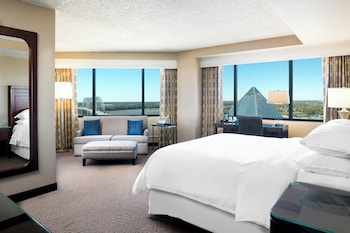 Room, 1 King Bed, Corner