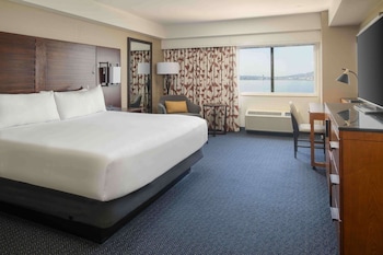One King Bed, Bay View