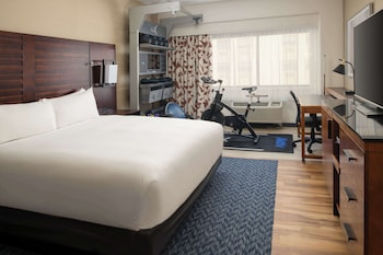 Room, 1 King Bed (Fitness Room)