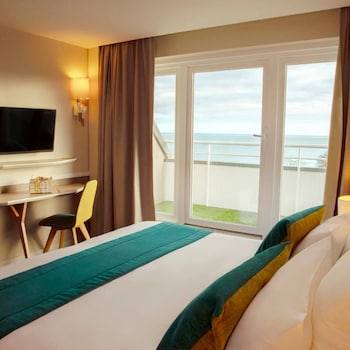 Suite, 1 Double Bed with Sofa bed, Beach View (Twin on request)