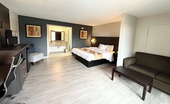 Suite, 1 King Bed with Sofa bed, Non Smoking
