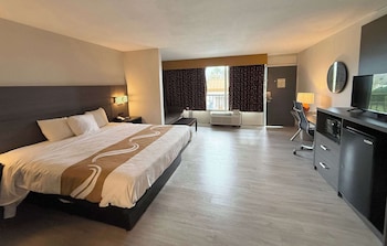 Suite, 1 King Bed with Sofa bed, Non Smoking
