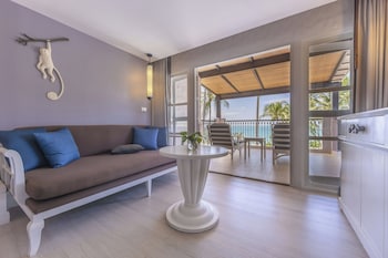 Room, 1 King Bed, Balcony (Deluxe, 1 King Bed)