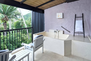 Studio, 1 King Bed (Premium Deluxe)