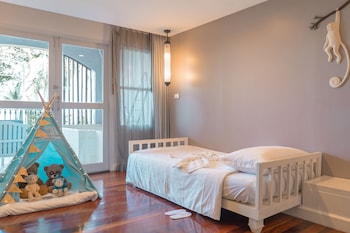 Family Room, 1 King Bed