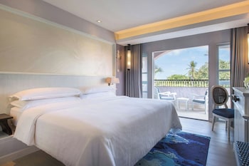 Room, 1 King Bed, Balcony (Superior, 1 King Bed)