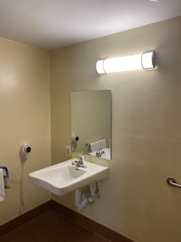 Room, 1 Queen Bed, Accessible, Non Smoking (Mobility/Hearing Impaired)