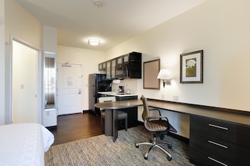 Studio Suite, 1 King Bed, Accessible (Mobil, Tub)