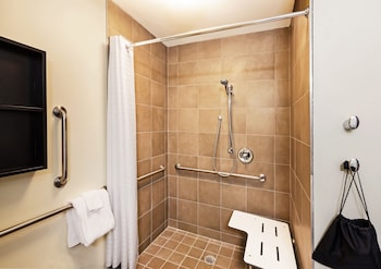 Studio Suite, 1 King Bed, Accessible (Comm, Mobil, Roll In)