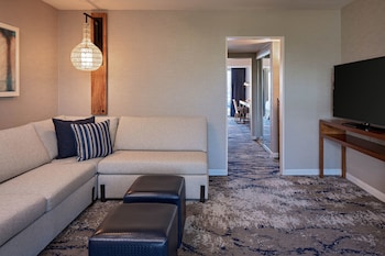 Suite, 2 Queen Beds (Marina)