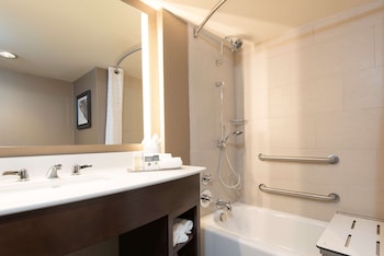 Room, 1 King Bed, Accessible, Bathtub