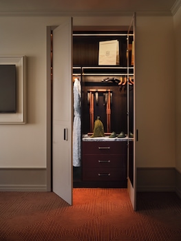 Superior Room, 1 King Bed