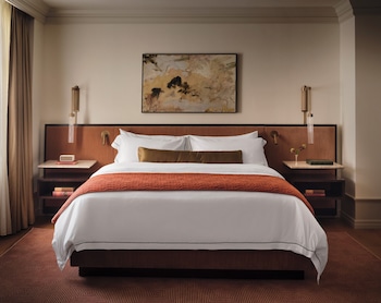 Junior Suite, 1 King Bed, Accessible