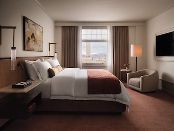 Deluxe Room, 1 King Bed