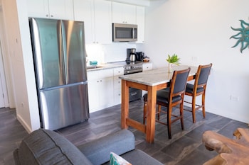 Studio Suite, 1 King Bed, Beachfront
