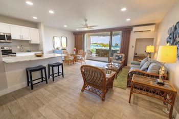 Condo, 2 Bedrooms (Hillside)