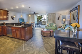 Condo, 2 Bedrooms, Beachfront